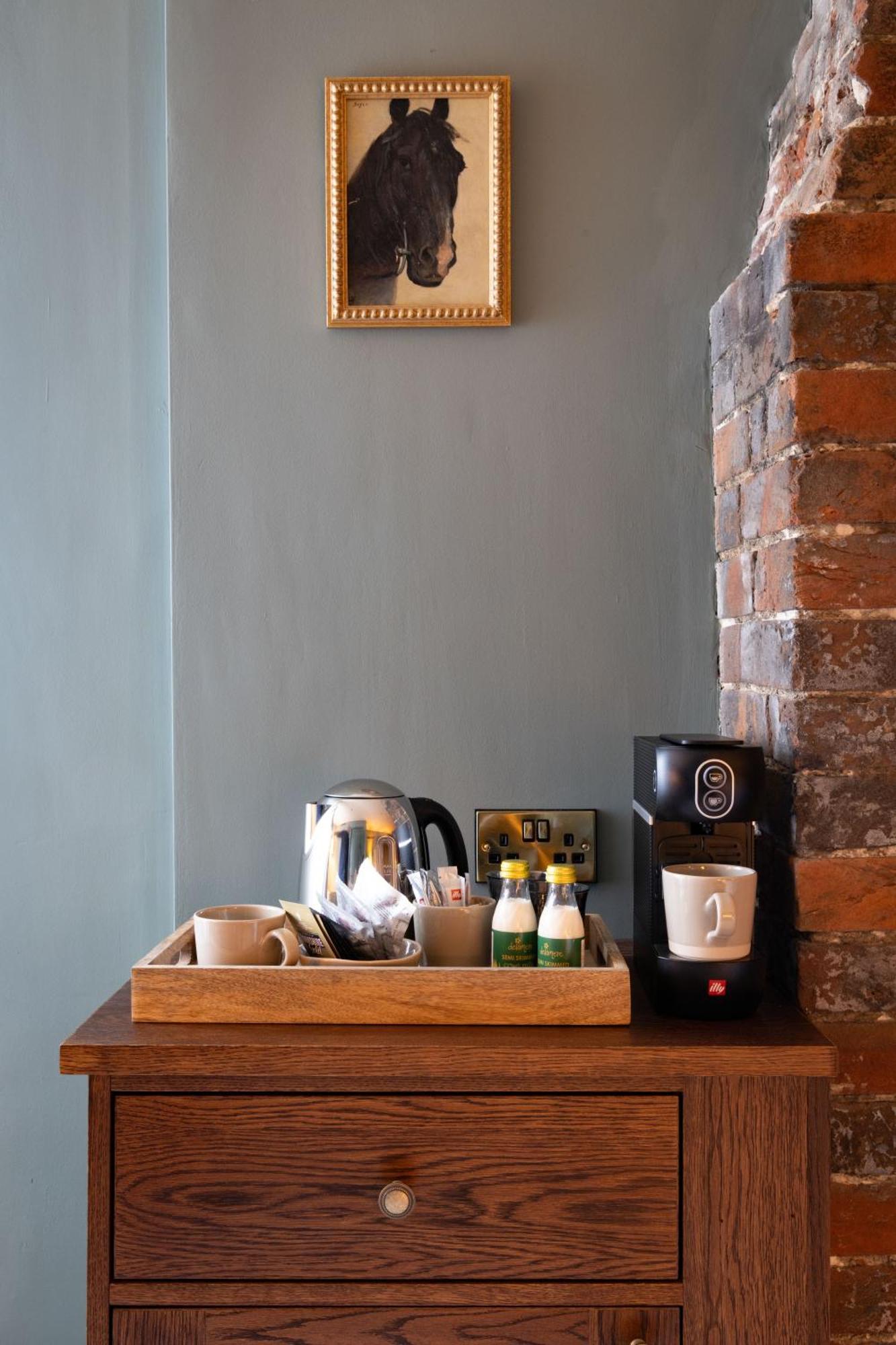 The Coat And Bear - A Heartwood Inn Newbury  Exterior foto